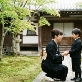 葬儀に子供が参列するときのマナーを徹底解説|年齢別の注意点と親の準備ガイド