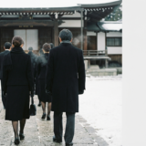 葬儀の参列者の服装を冬に整えるポイントとは？季節感とマナーを両立させる選び方