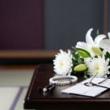 葬儀に参列するときのお悔やみの言葉マナー|状況別の例文と避けたい表現